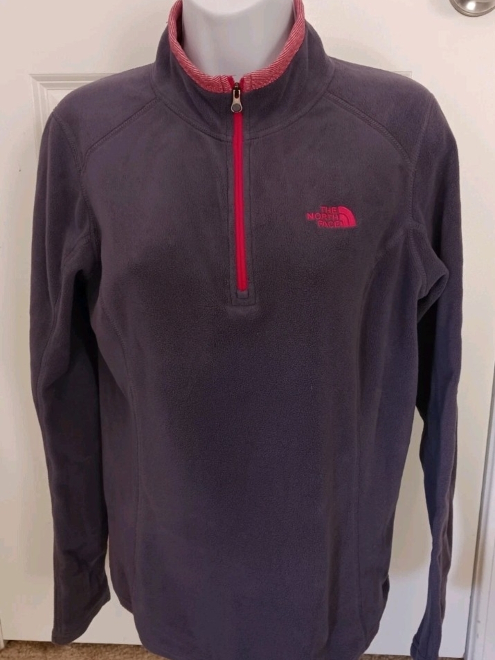 The North Face Women's Small Purple Quarter-Zip Fleece Pullover Sweater Shirt
